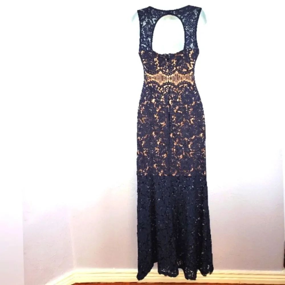 EVENING/PROM Dress  - Picture 5 of 6